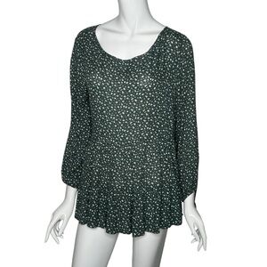 Byron Bay Tunic Top Womens Medium Long Sleeve Ruffle Bottom Green Patterned
